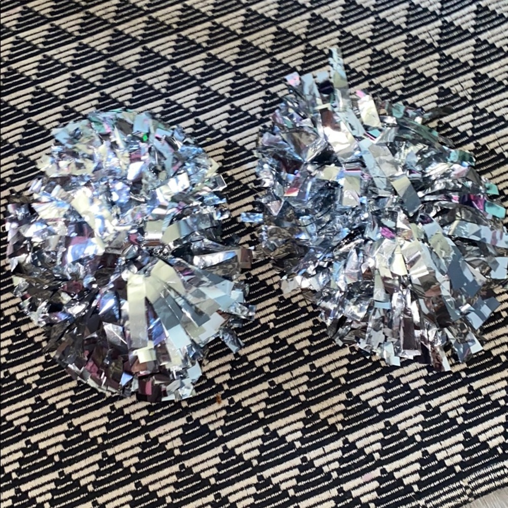 Cheer Pom poms